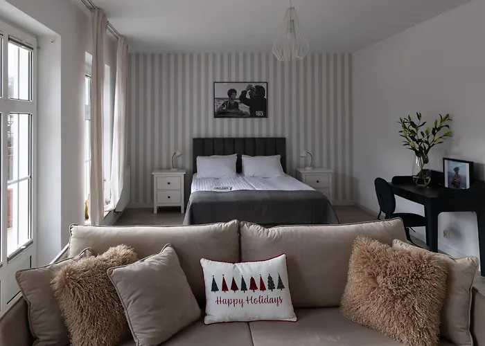 Dom Pracy Tworczej Stowarzyszenia Filmowcow Polskich W Sopocie *