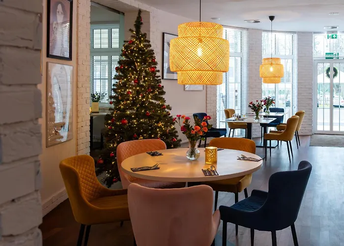 Hotel Dom Pracy Tworczej Stowarzyszenia Filmowcow Polskich W Sopocie *